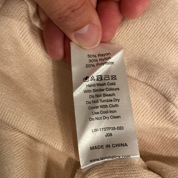 NWT  Lavish Alice Raglan Sleeve Sweatshirt in Cream - Picture 5 of 8